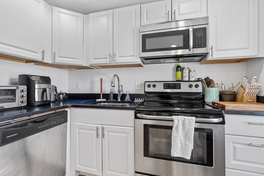 5 Burrill Pl photo 2