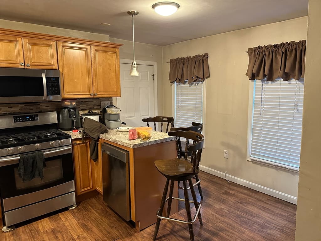 1030 S Franklin St photo 4