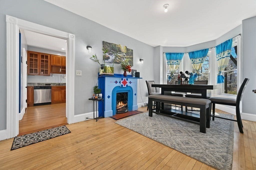 16 Alden St photo 3