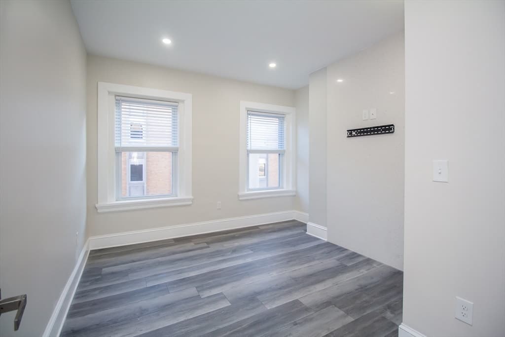 18 Walnut St #7 photo 2