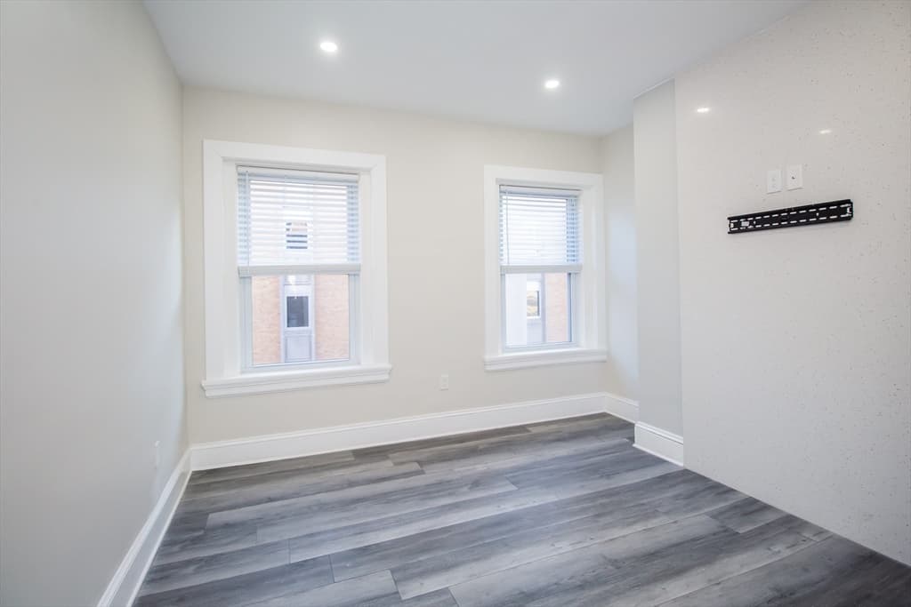 18 Walnut St #7 photo 3