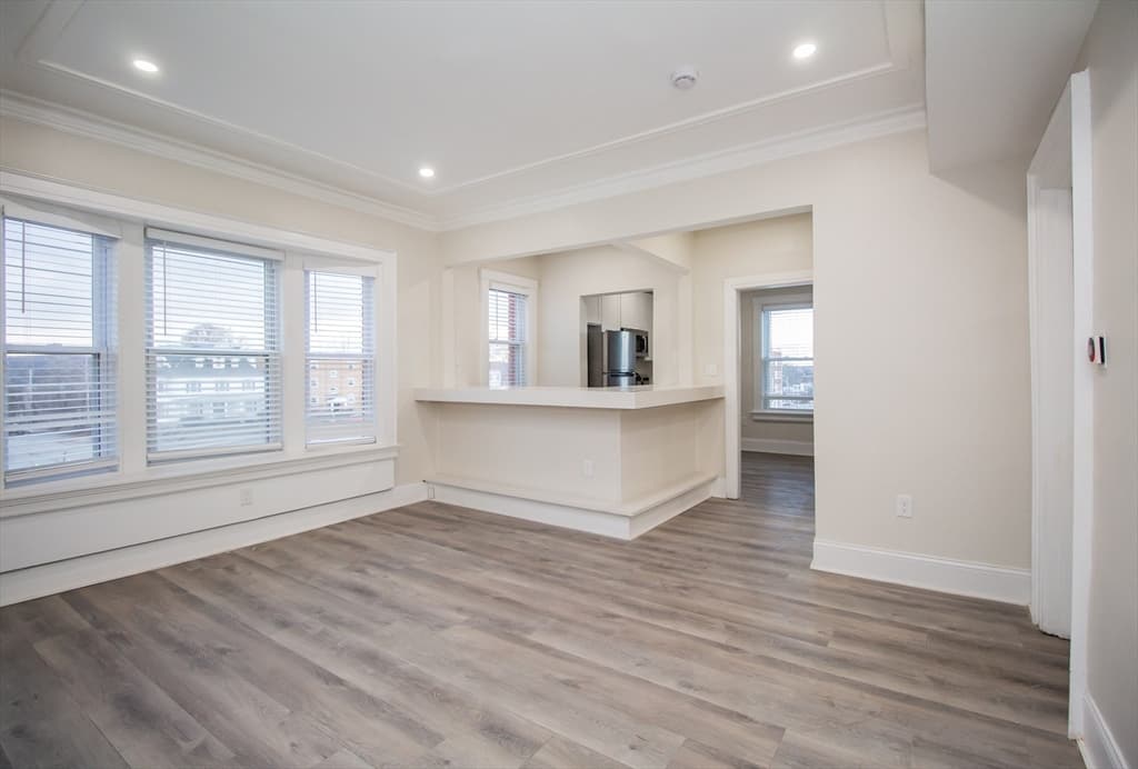18 Walnut St #12