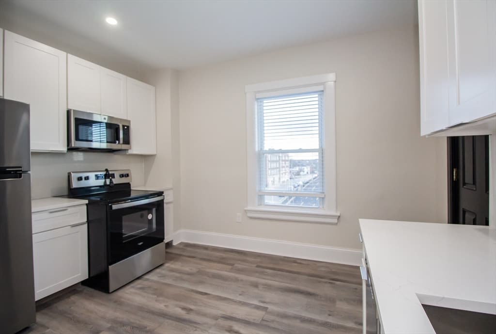 18 Walnut St #12 photo 4