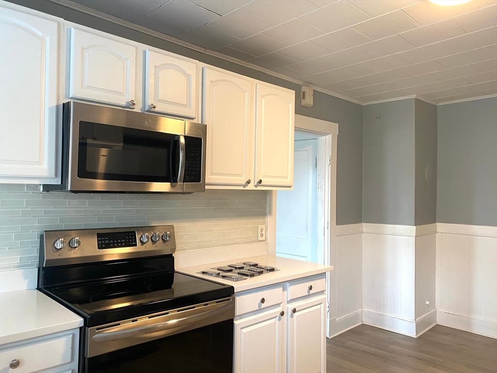 1083 Main St #1 photo 3