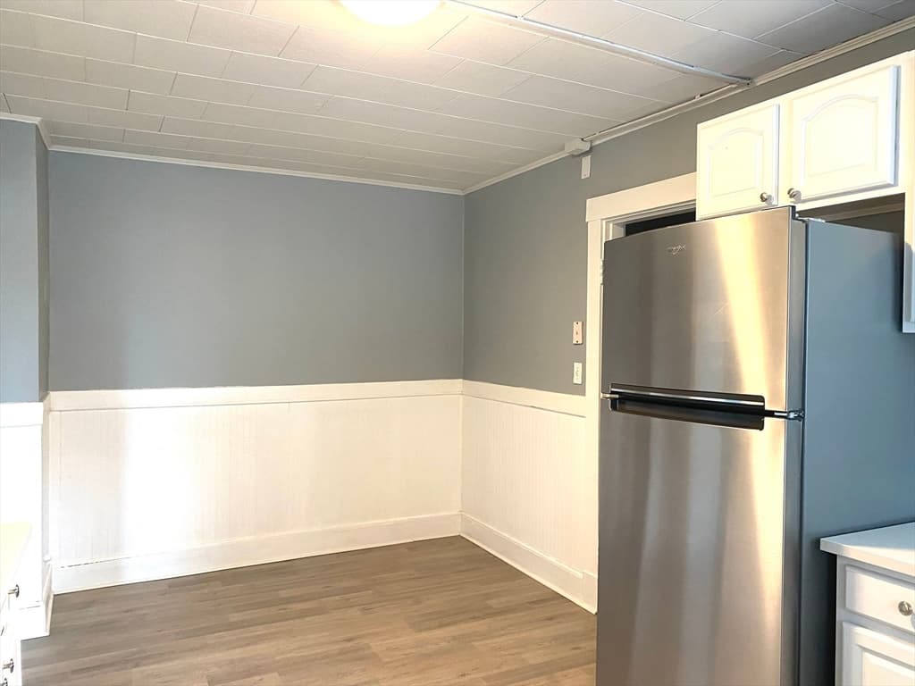 1083 Main St #1 photo 4