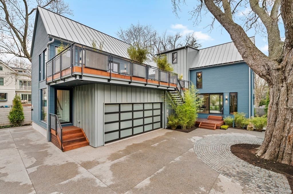 201.5 Lakeview Ave
