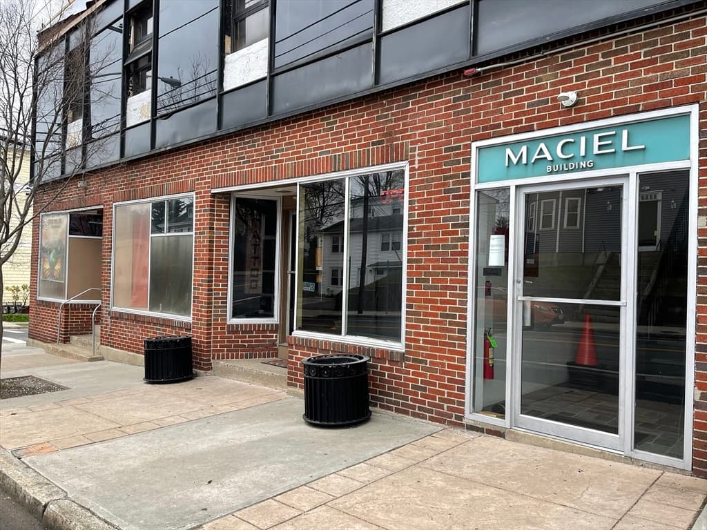 150 Warren Avenue photo 4