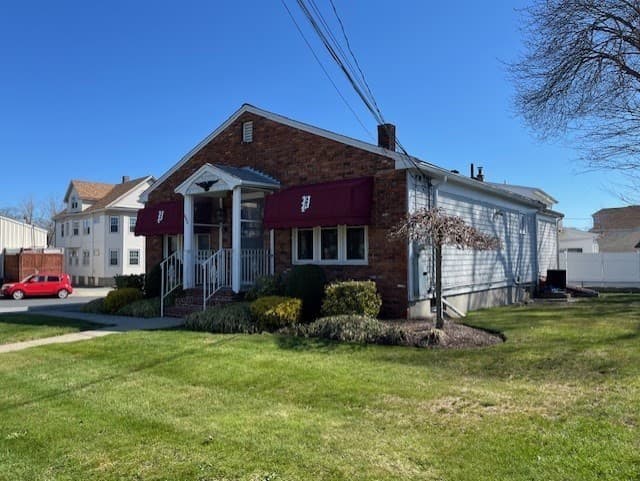 696 Ashley Blvd photo 2