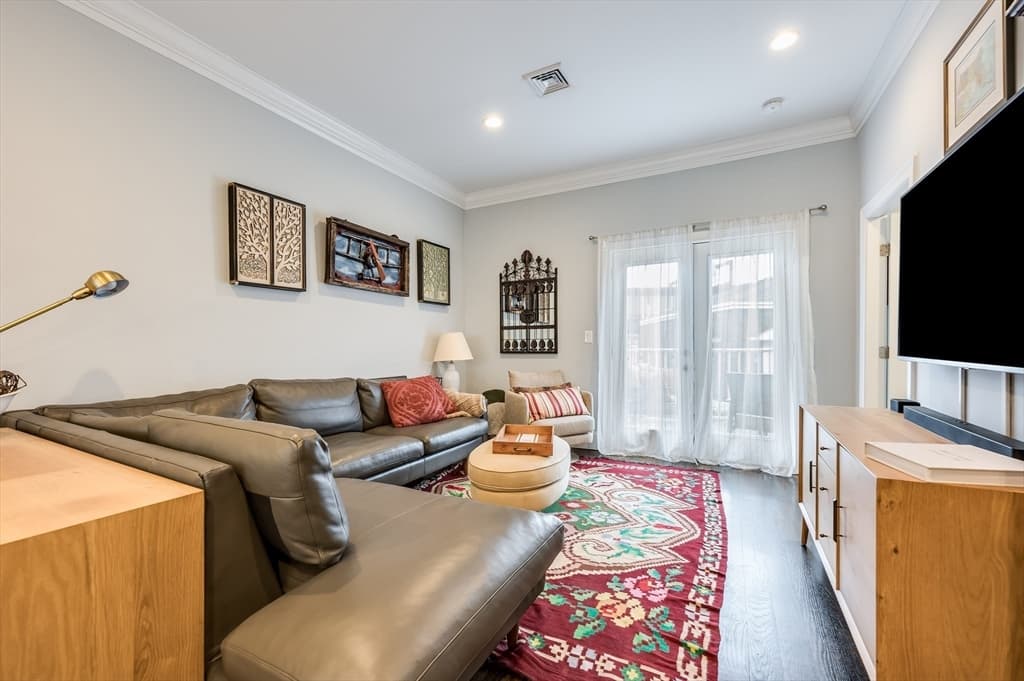 25 Brighton Street #2 photo 3