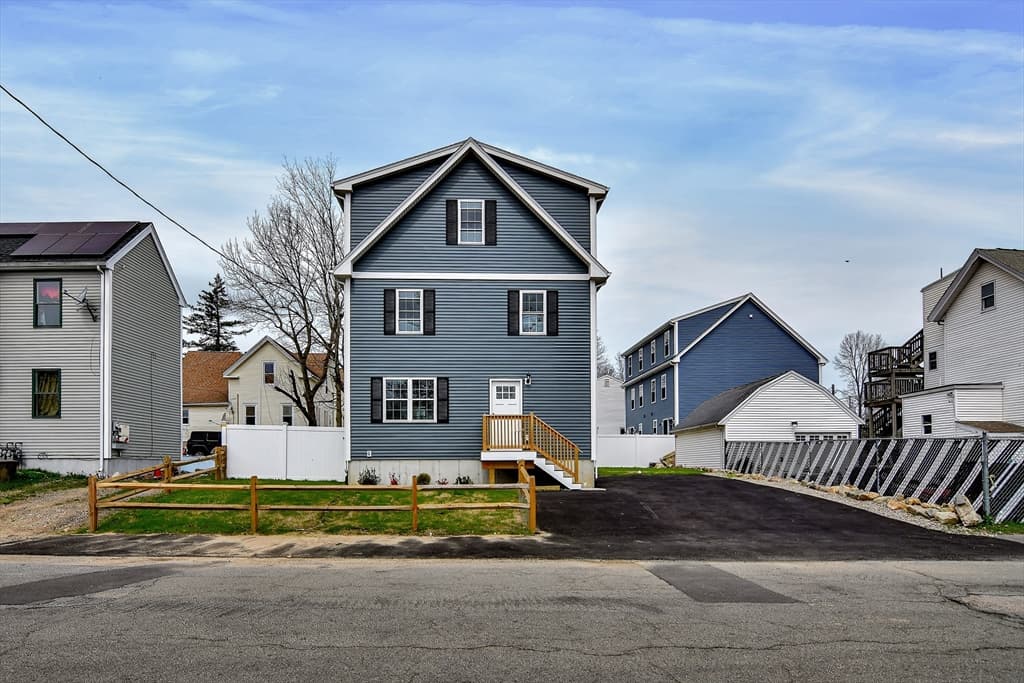 207 Green St photo 2