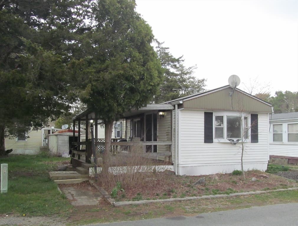 16 Fourth Ave #16