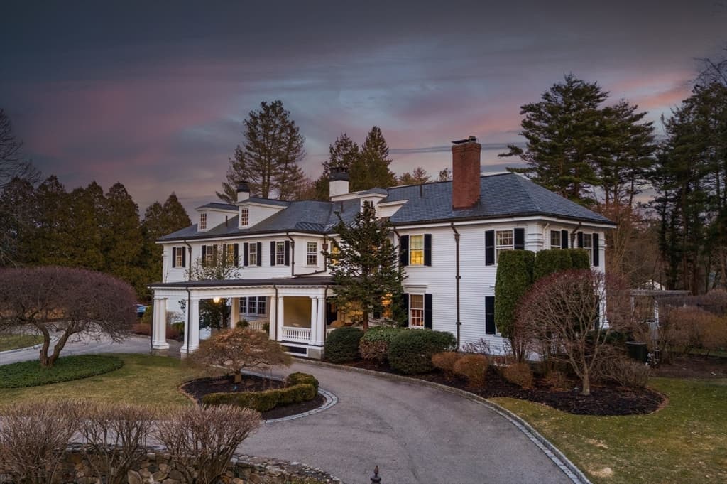 15 Mansion Dr photo 2
