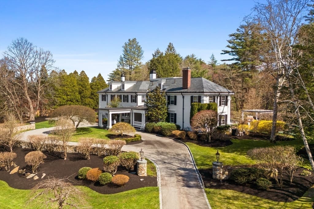15 Mansion Dr photo 3