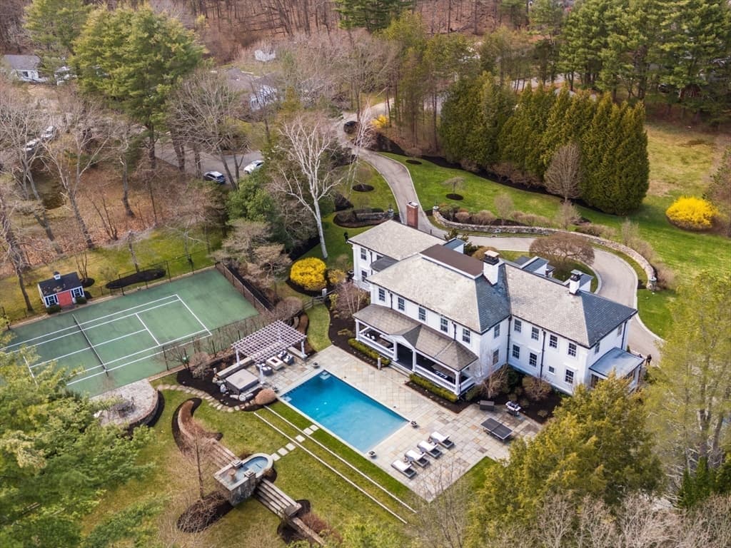 15 Mansion Dr