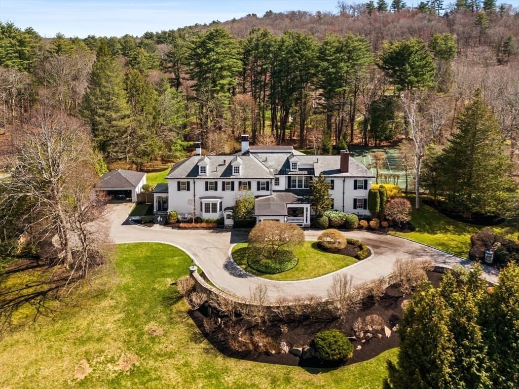 15 Mansion Dr photo 4