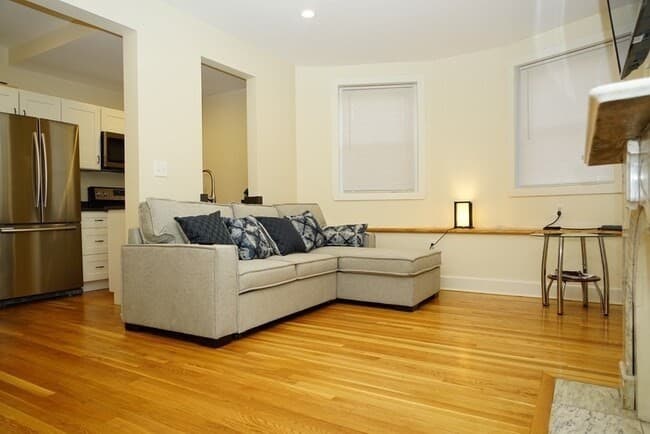 328 Washington Street #Unit 2 photo 2