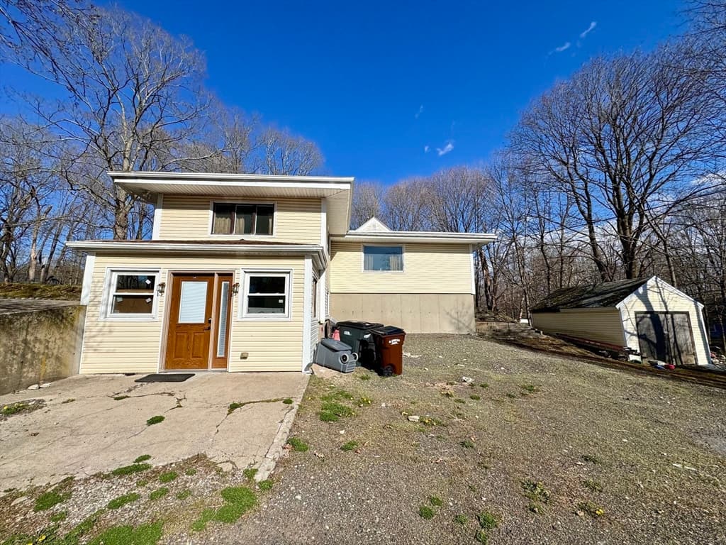 222 E Main St