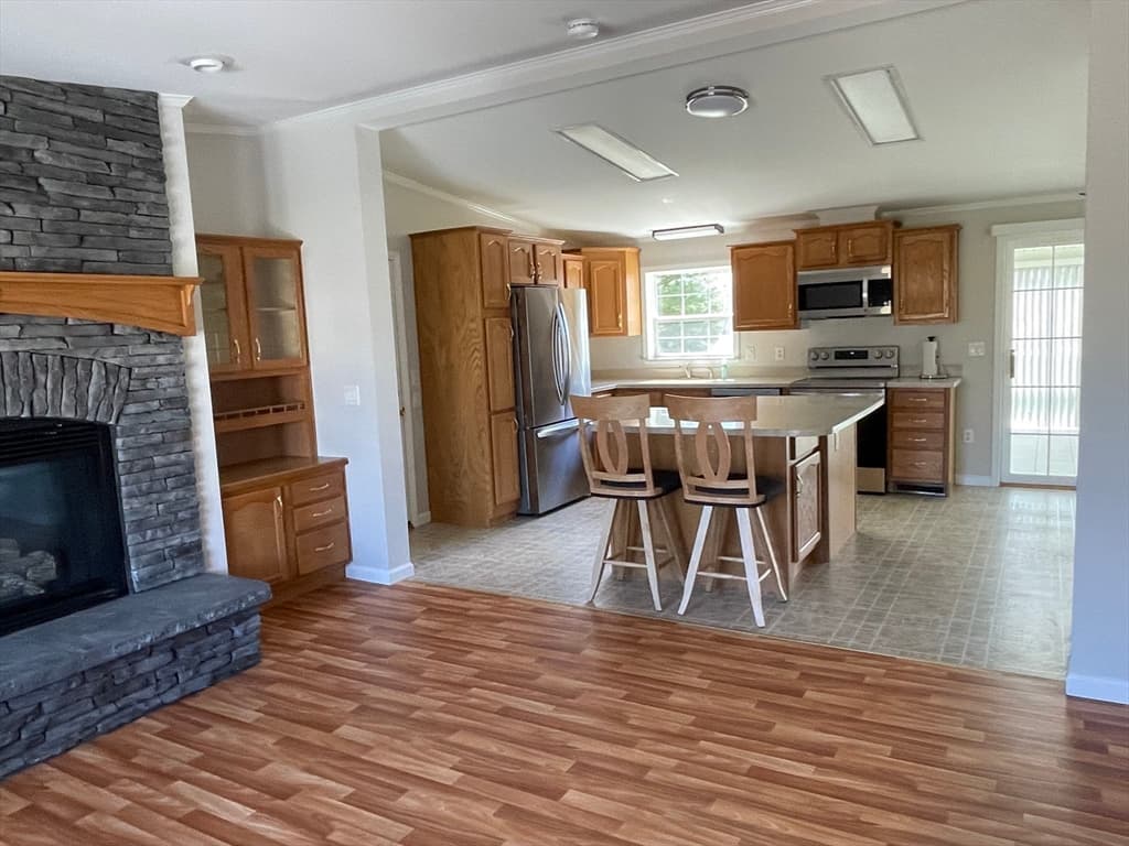 4208 Pheasant Lane photo 4