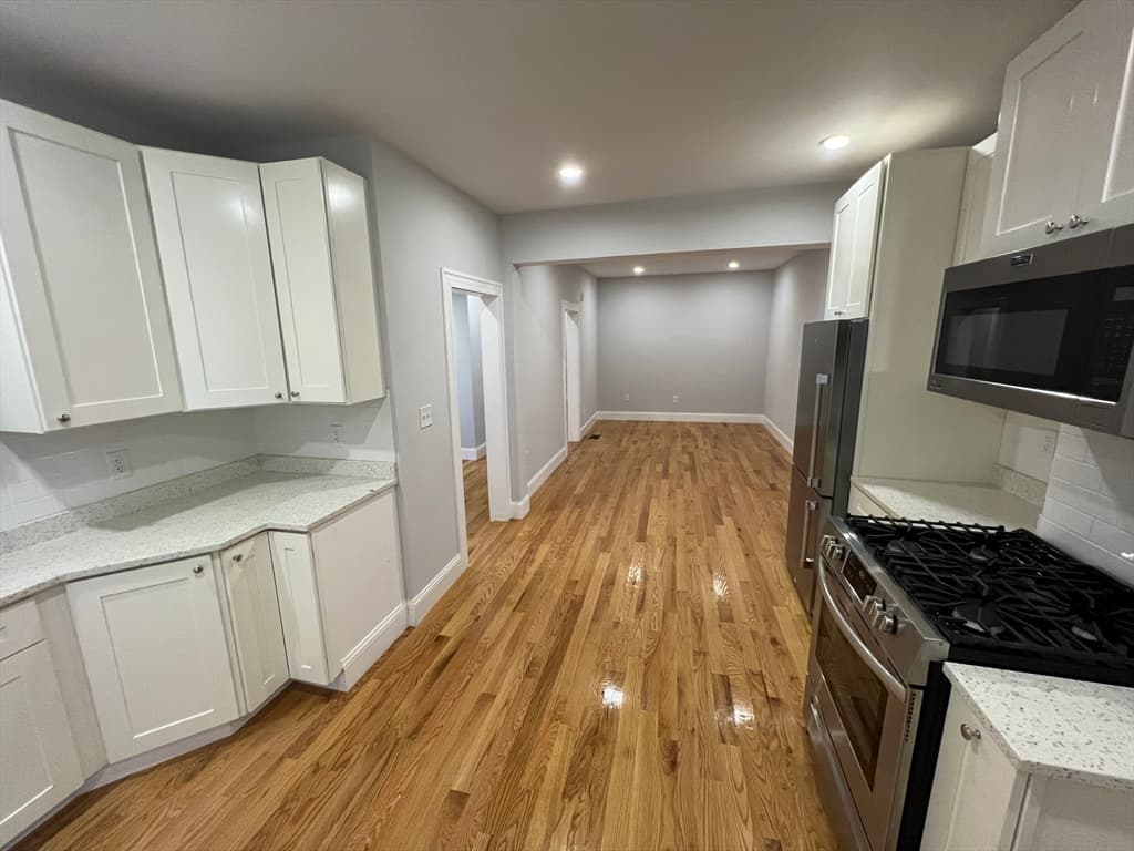 374 Oxford St #2