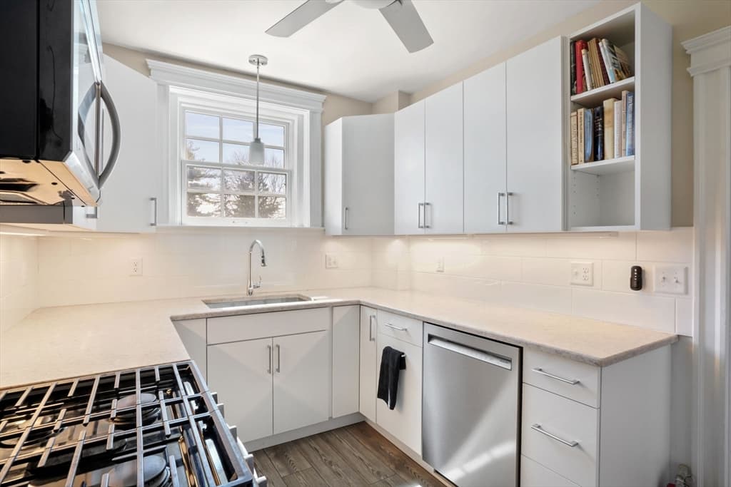 240 Brattle St #42 photo 5