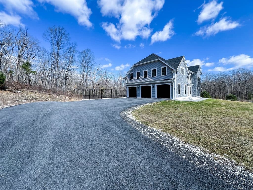 60 Mccracken Rd photo 2