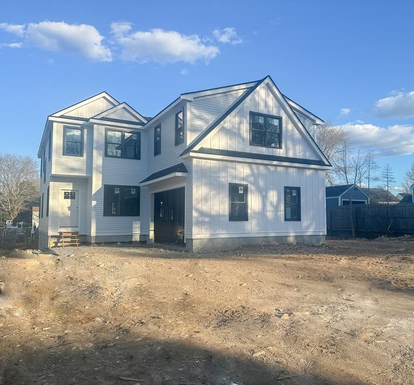 78 Lakeshore Dr