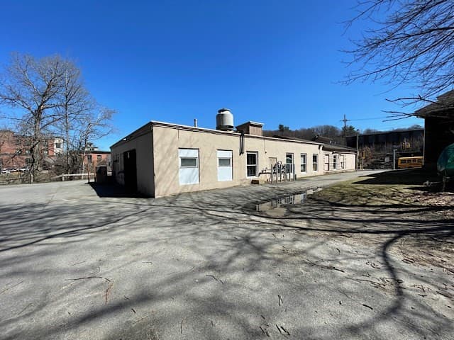 1 Wallace Rd photo 4