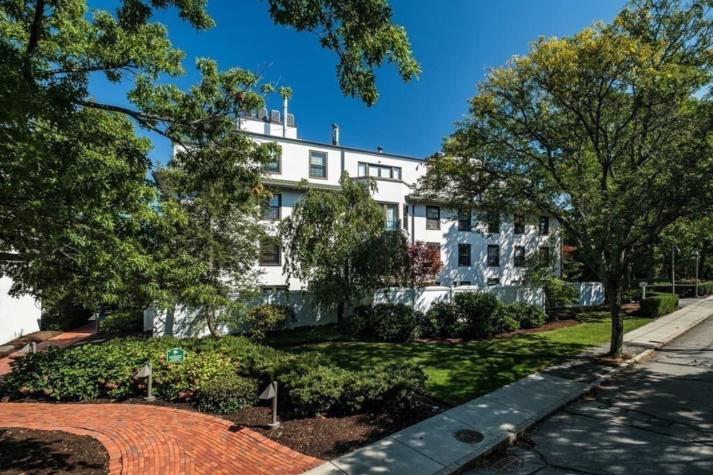 227 Summit Avenue #W104