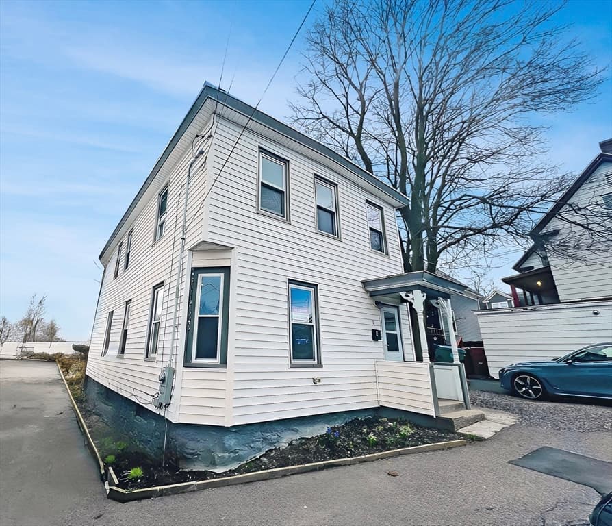 11 Hazel St photo 3