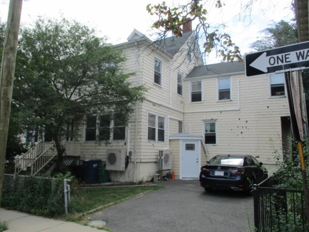 44 Pleasant St