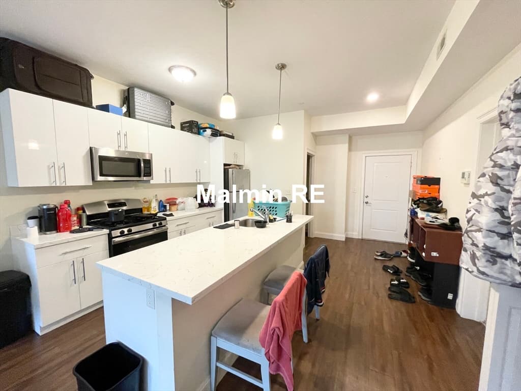 81-85 Amory St #303 photo 2