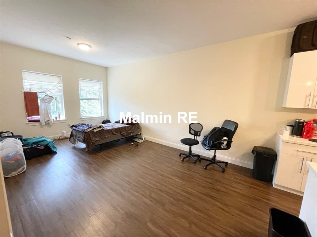 81-85 Amory St #303 photo 3
