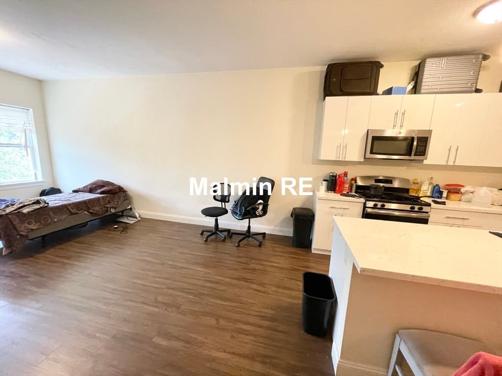 81-85 Amory St #303 photo 4