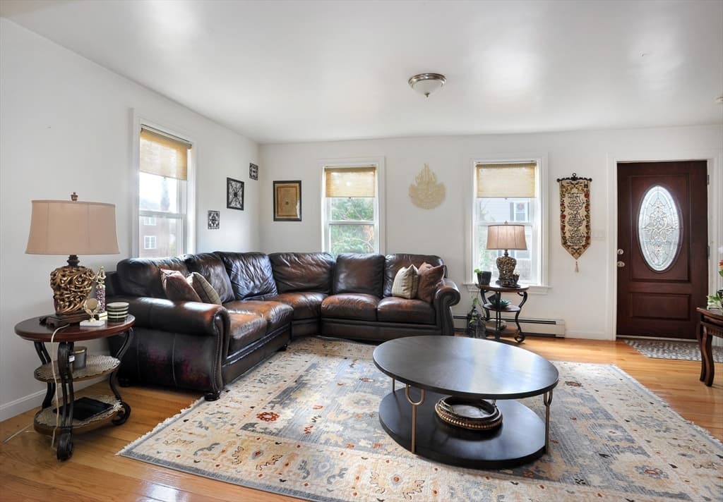 305 Franklin St photo 4