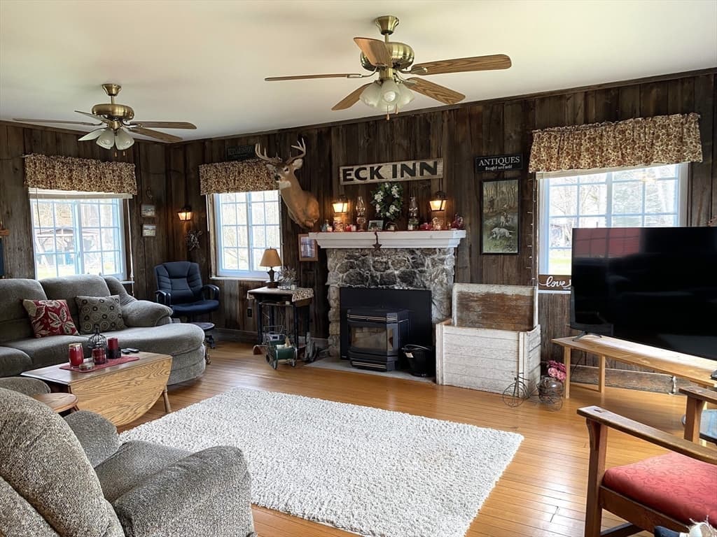 828 Brattleboro photo 5