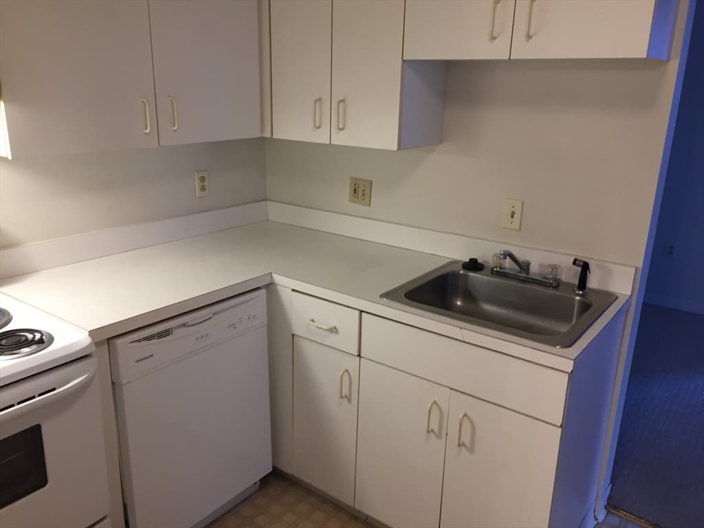 5 Bank Street #4-A photo 3