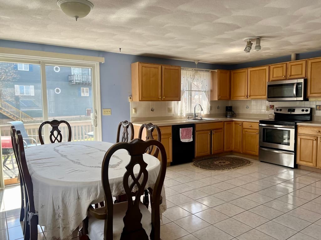 20 Emerald Drive photo 3