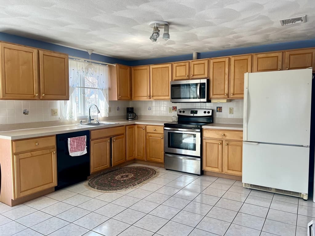 20 Emerald Drive photo 5