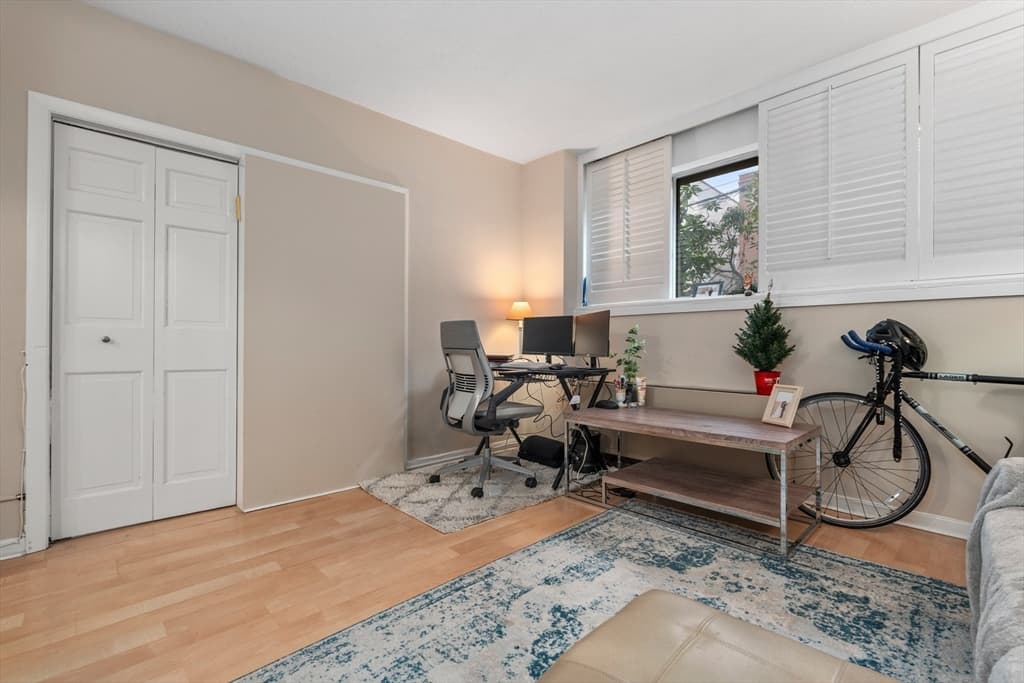 70 Park St #12 photo 2