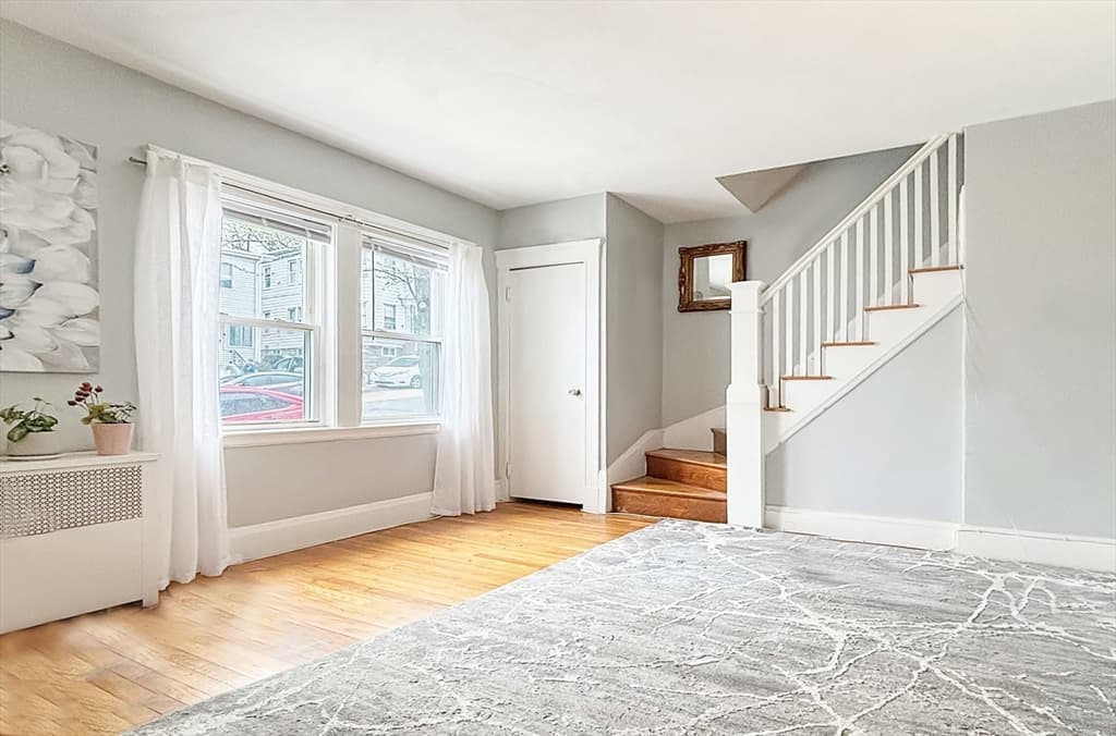 33 Campbell Ave photo 3