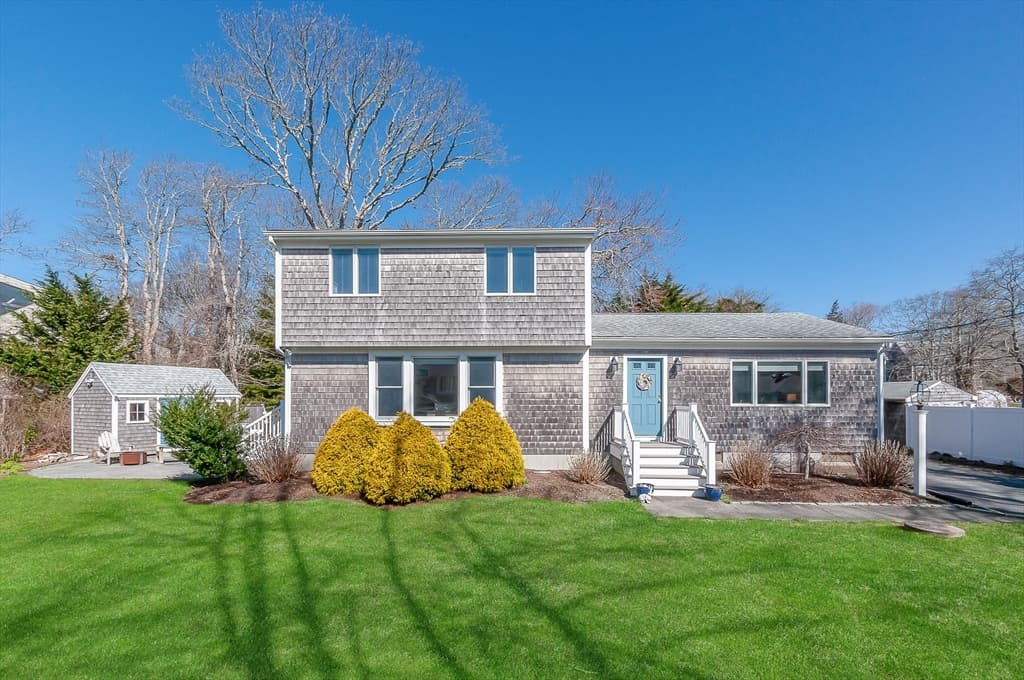 26 Mattakiset Rd