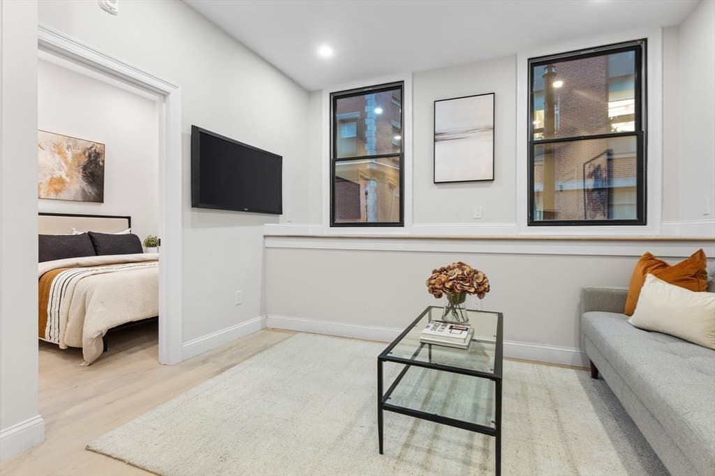 166 Salem St #1