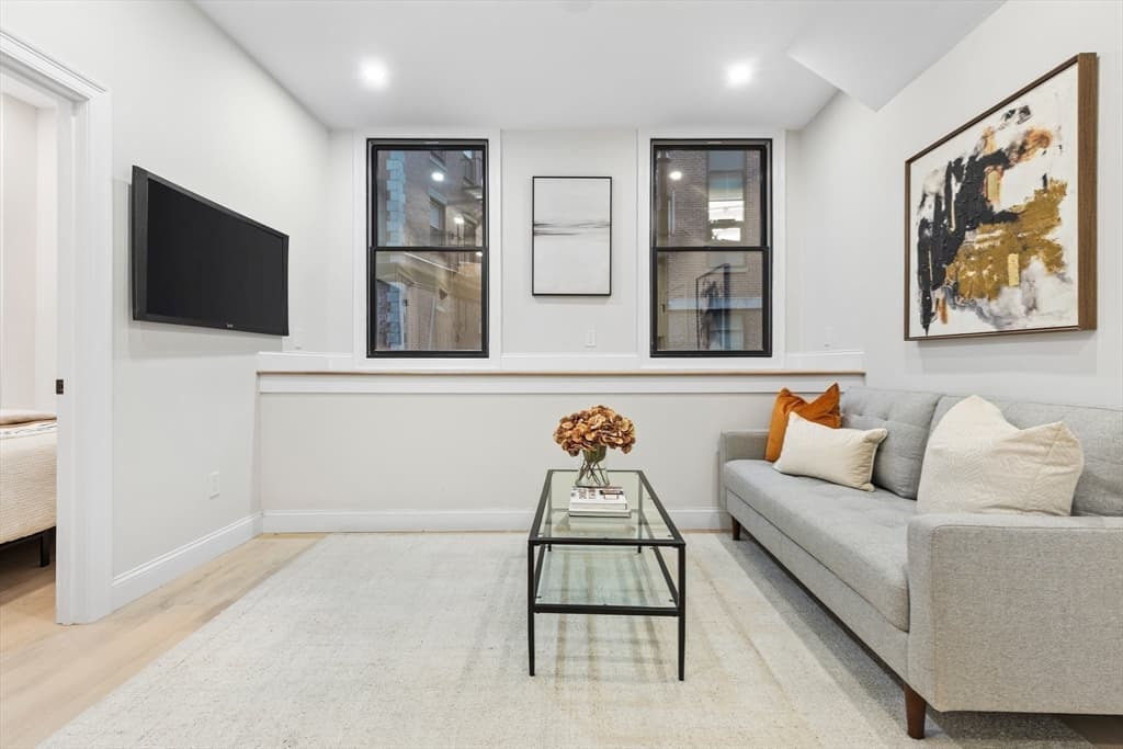 166 Salem St #1 photo 5