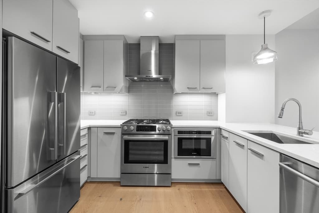 40 Traveler St #412 photo 2