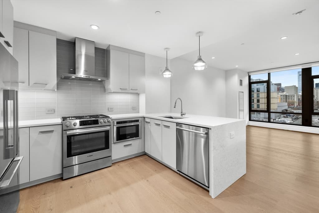 40 Traveler St #412
