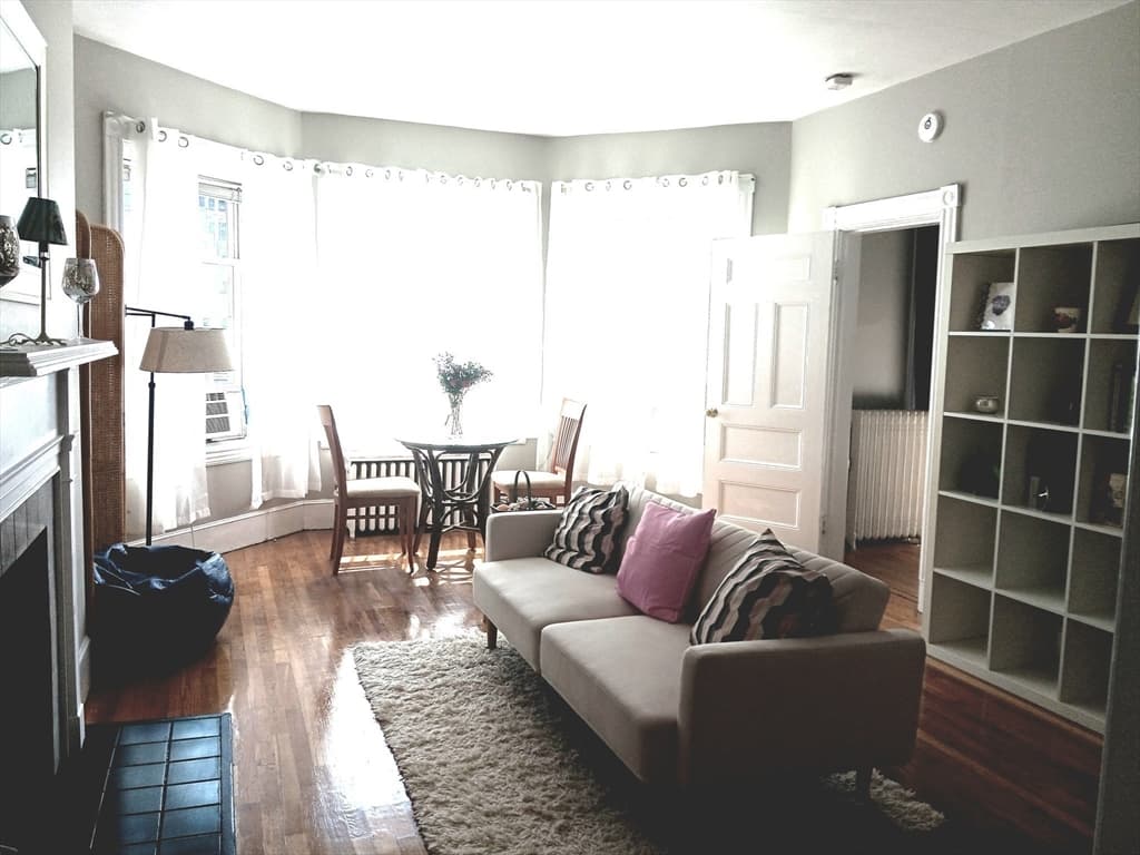 869 Beacon #9 photo 4