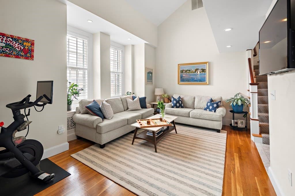 274 Clarendon St #8 photo 2