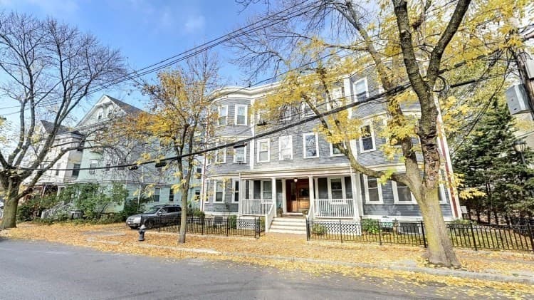 64 Aspinwall Ave #1