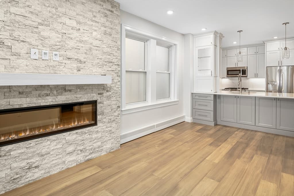 81 Prince Street #3