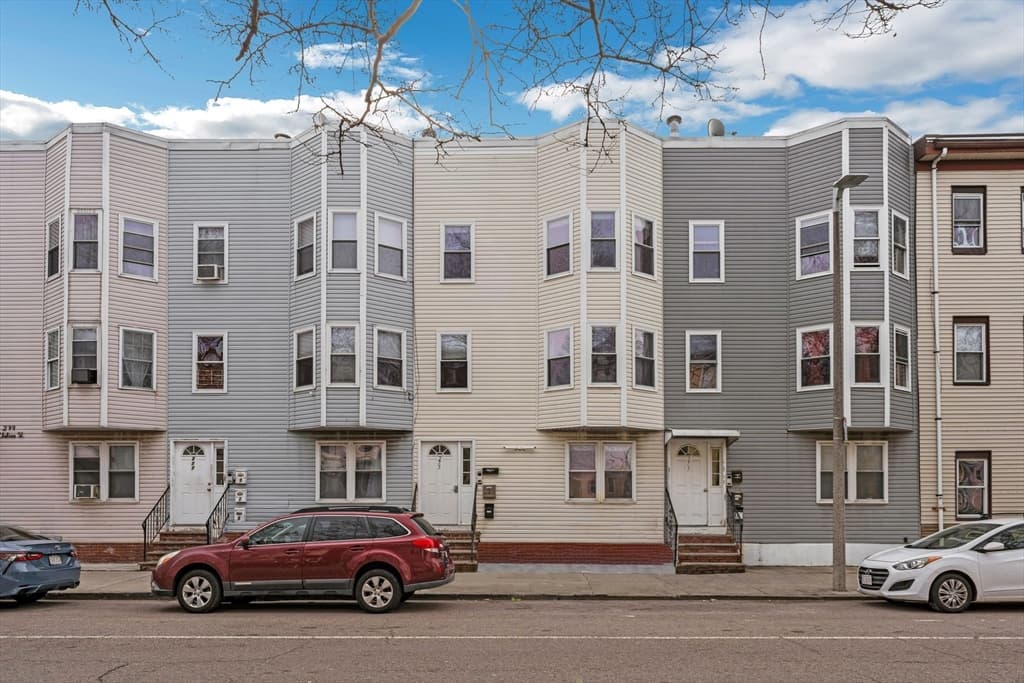 275 Chelsea Street #1